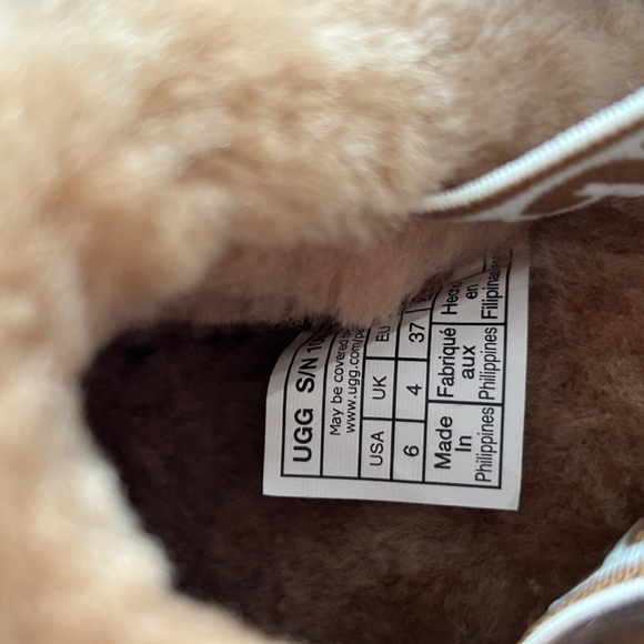 UGG Fluff Yeah Slides size 6 women’s - Picture 2 of 5